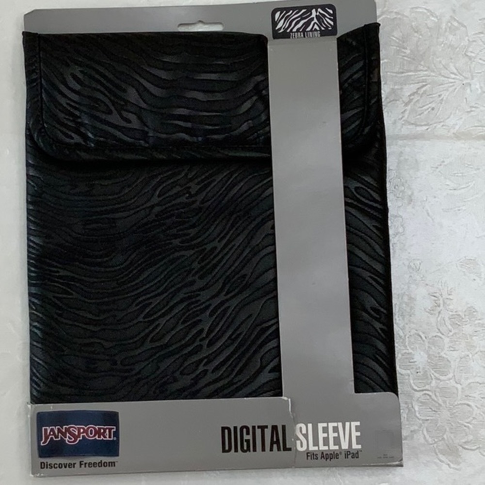 Jansport DIGITAL SLEEVE - Blk Gloss Zebra